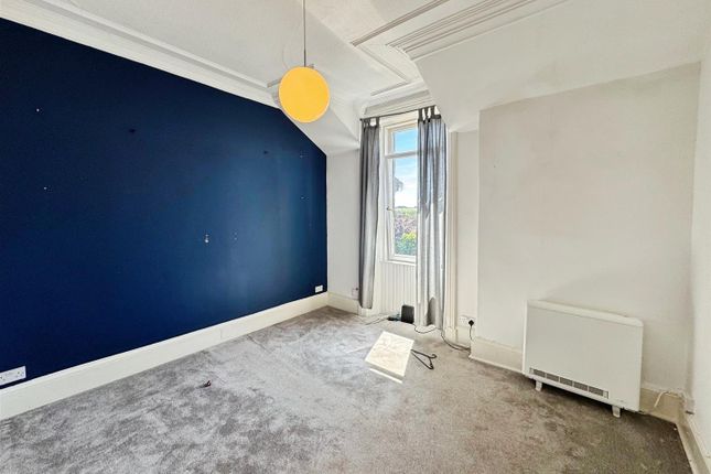 Flat 8, 147, Glasgow Road, Dumbarton photo 2