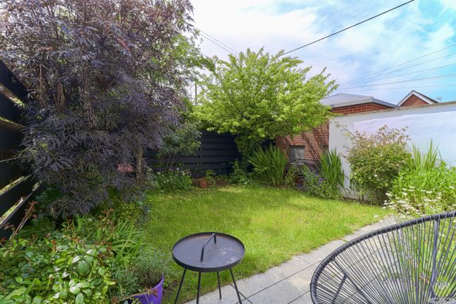 40, The Hawthorns, East Boldon photo 4