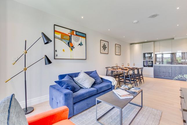 2 bed flat for sale in Espalier Gardens, Kilburn, London NW6