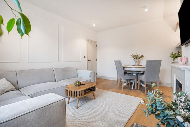 Flat 104, Norbiton Hall, Birkenhead Avenue, Kingston Upon Thames photo 4