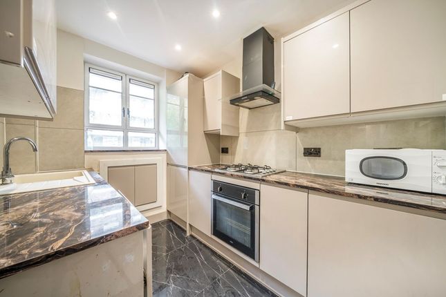 Flat 6, Charnock House, White City Estate, London photo 3