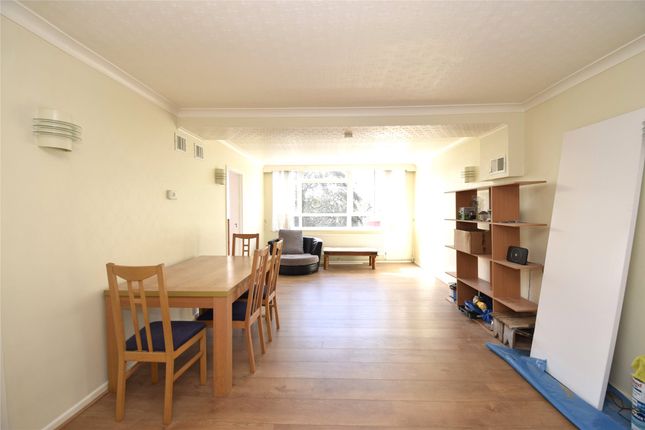 12, Willowdene Court, Whetstone photo 3