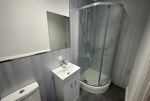Flat 4, Leicester photo 5