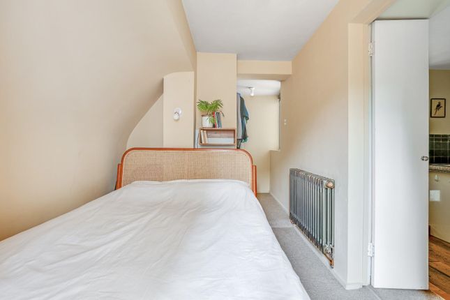 Flat 4, 18a, Border Road, London photo 4