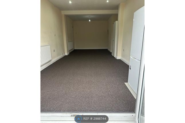 St Pauls Close, Hounslow photo 2