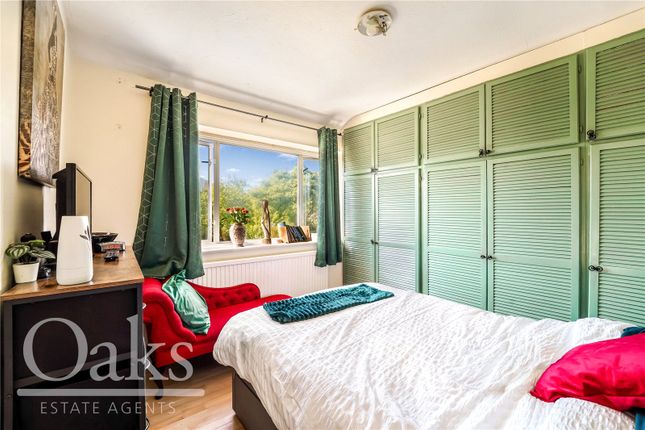 16, Byards Croft, London photo 4