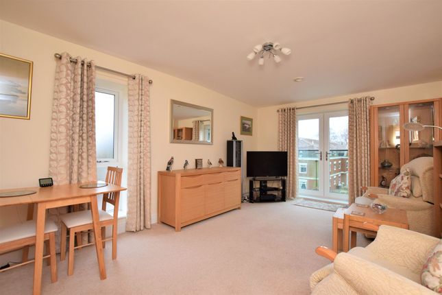 Apt 21, Elm Tree Court, Huntingdon photo 4