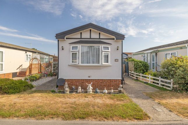 2-bed caravan on 4, Four Horseshoes Park, Graveney, £99,000