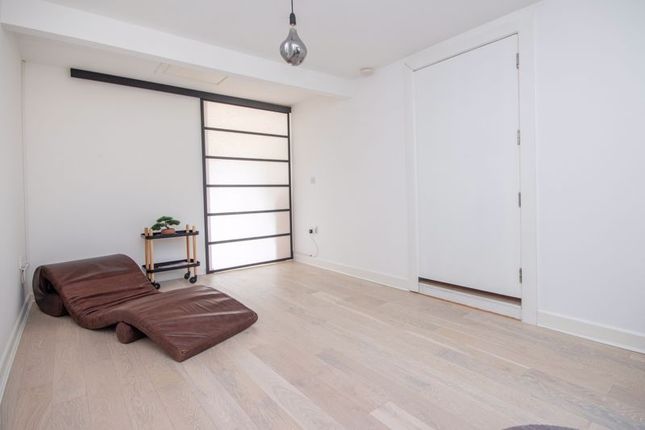 31, Larkspur Drive, Southampton photo 4