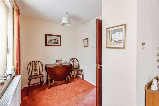 18, Barker Close, RUSHDEN photo 4
