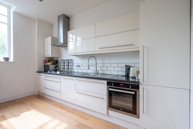Thumbnail Flat for sale in West Hill, West Hill, London