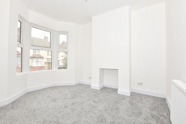 97, Park Avenue, Gravesend photo 4