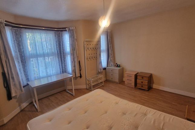 194, Shrewsbury Road, London photo 2