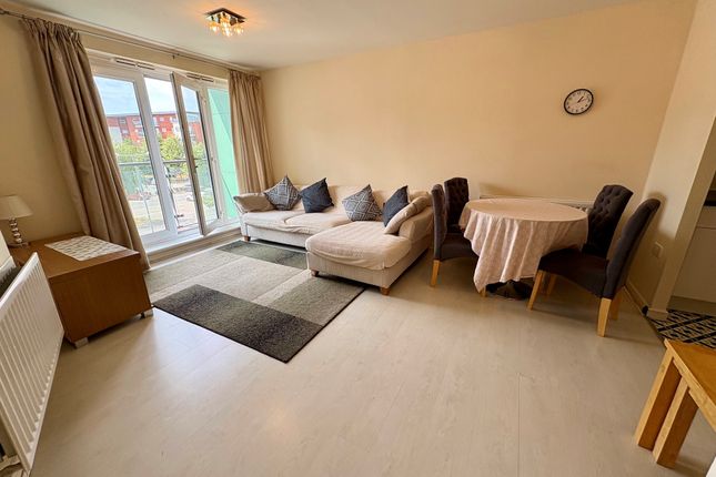 47, Hatfield photo 3
