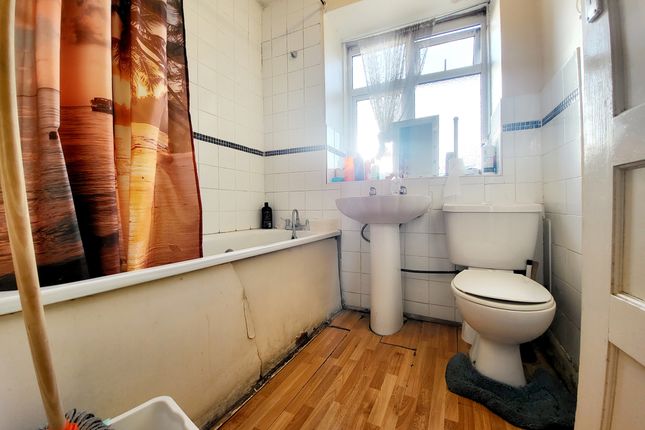 Flat 3, London photo 5
