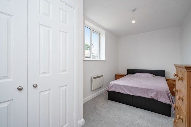 Flat to rent in Freelands Road, Cobham