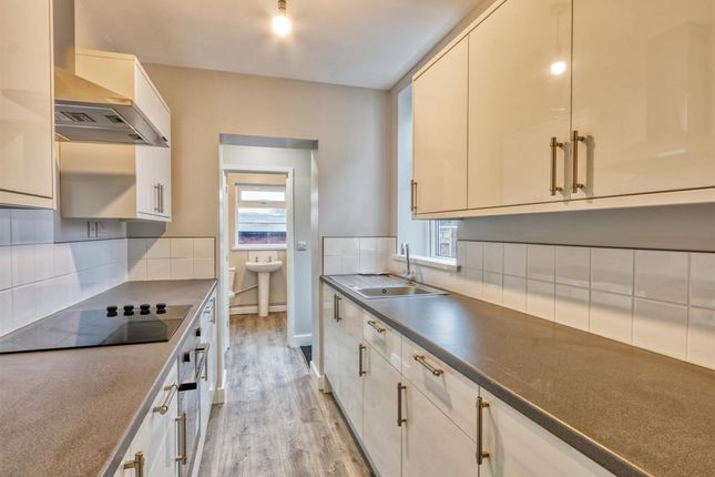 218 Williamthorpe Road, Chesterfield photo 2