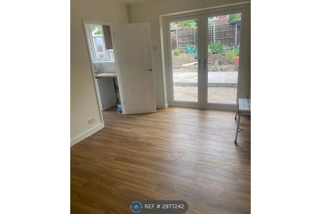 Warwick Road, Wellingborough photo 5