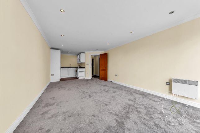 13 Lakelands Court, Rhydypenau Road, Cardiff photo 4