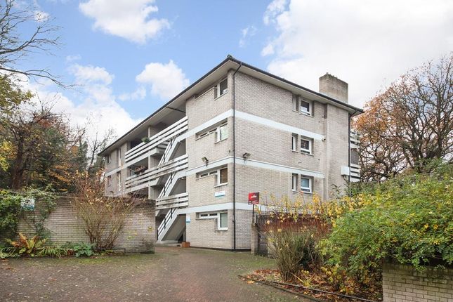 Flat for sale in Sydenham Hill, Forest Hill, London