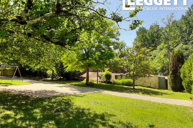 Villa for sale in Paussac-Et-Saint-Vivien, Dordogne, Nouvelle-Aquitaine