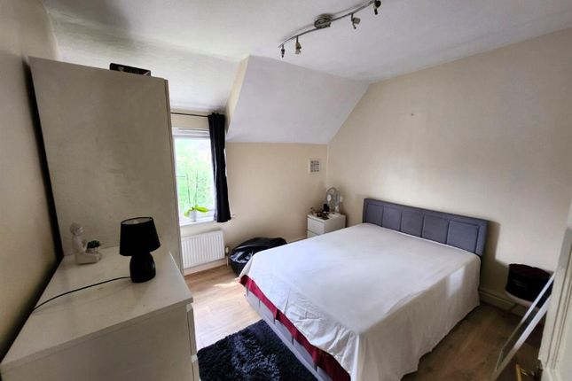Room to rent in Salisbury Road, London