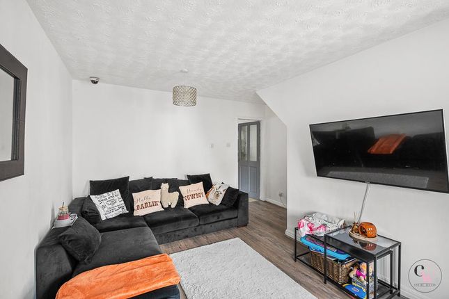 1, Fernbank Close, Winsford photo 2