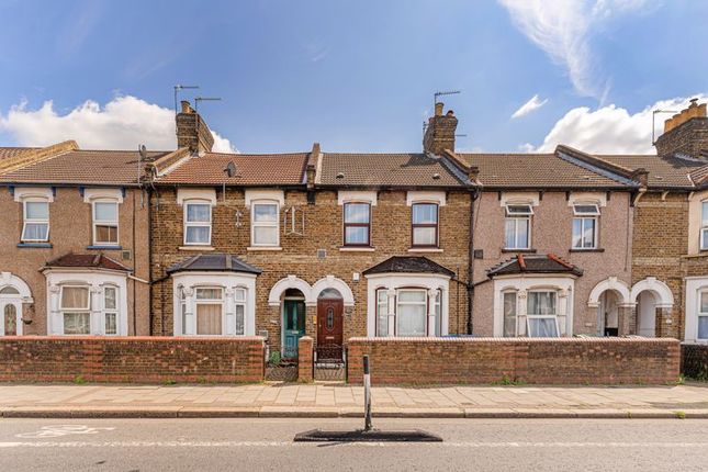 Flat for sale in High Street, Enfield