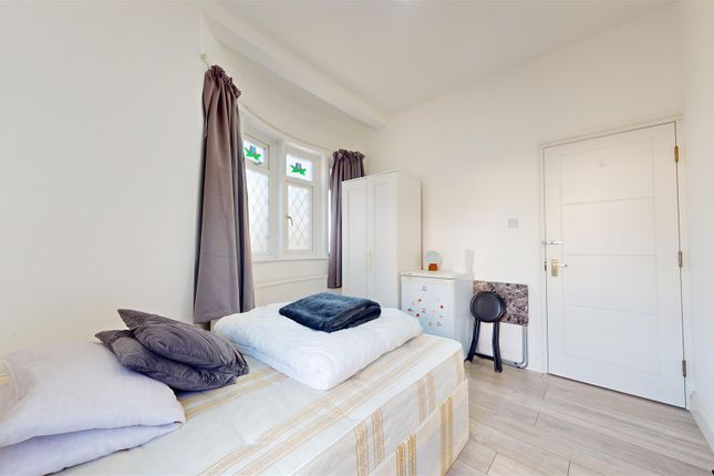 Donnington Road, Brondesbury photo 2