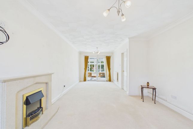 12 Whitegates, Swansea photo 2