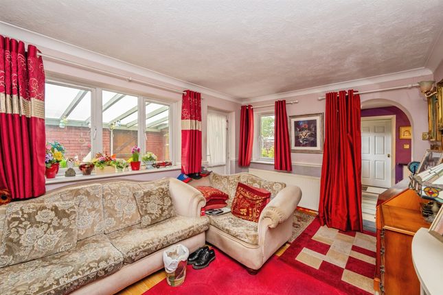 20, Lincoln Close, Lichfield photo 4