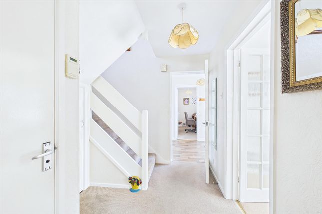 36, Braikenridge Close, Clevedon photo 3