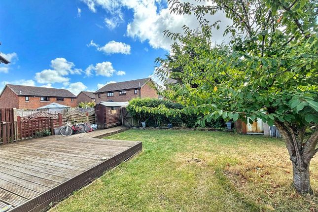 4, Carisbrooke Close, Eastbourne photo 4