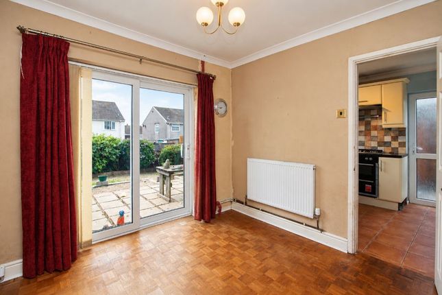 6, Oakfield Crescent, Pontypridd photo 4