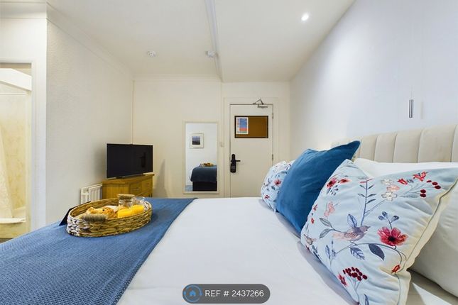 Room 2: Double Room