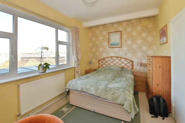 15 Leaside Court,, Clifton Gardens, Kent photo 4