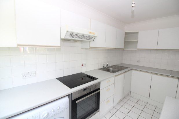 Flat to rent in Bodiam Court, Bromley