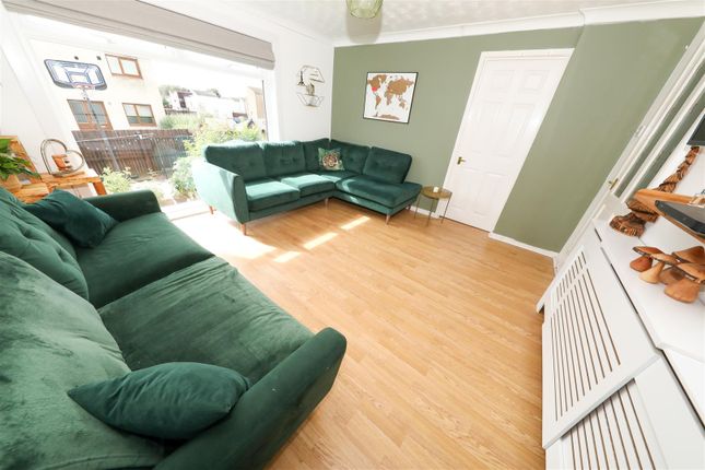 97, Dunbeath Drive, Glenrothes photo 4