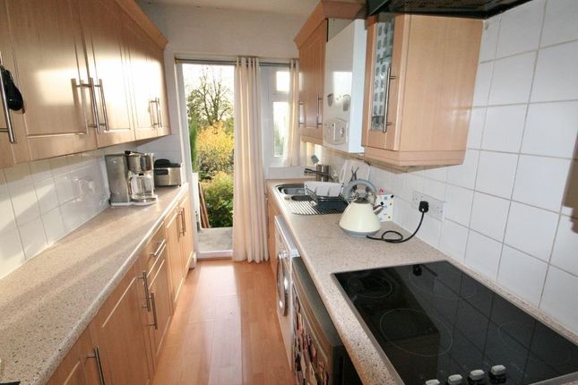 Tudor Drive, Surrey photo 5