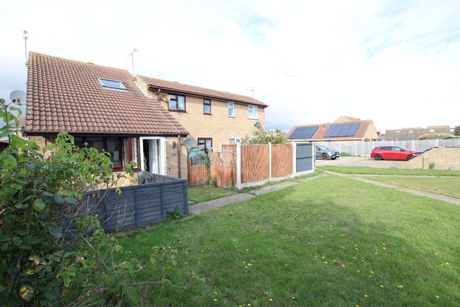62 Hampstead Avenue, Clacton on Sea photo 4