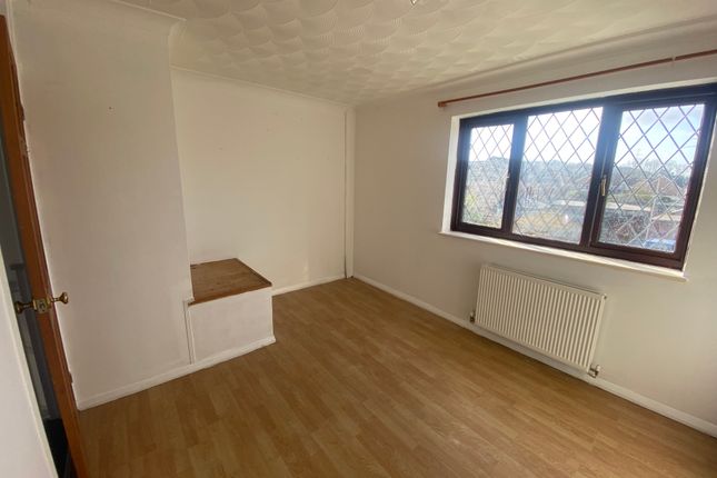 20, Heol Bryncwtyn, Bridgend photo 5