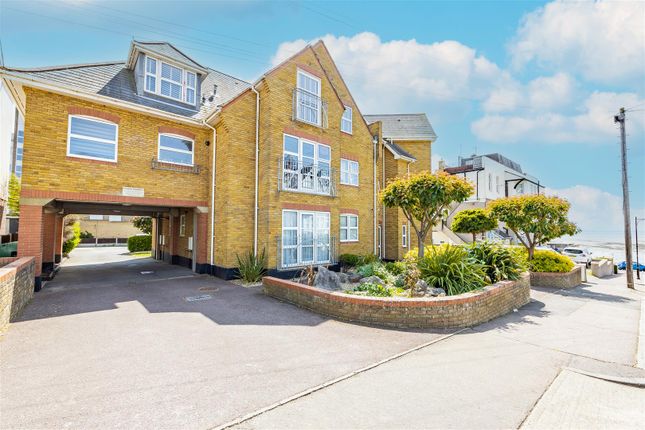 Thumbnail Flat for sale in Princes Lodge, Palmerston Road, Westcliff-On-Sea