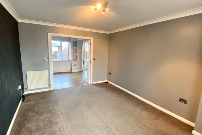 9, Threave Loan, Dunfermline photo 3