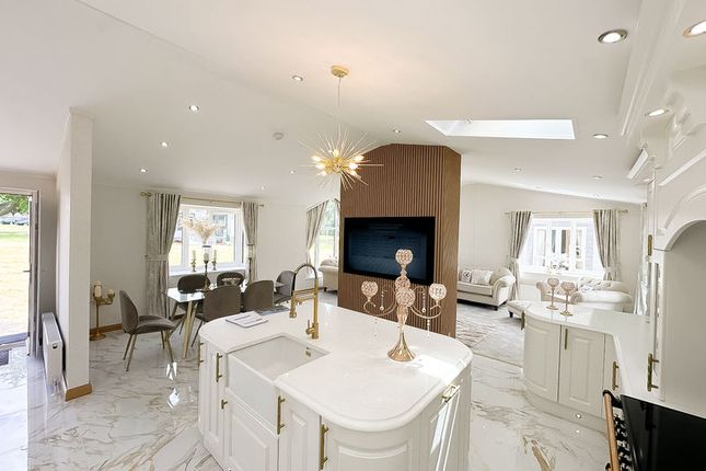 11 Nightingale Rise, Weybridge Park Estate, Addlestone photo 2
