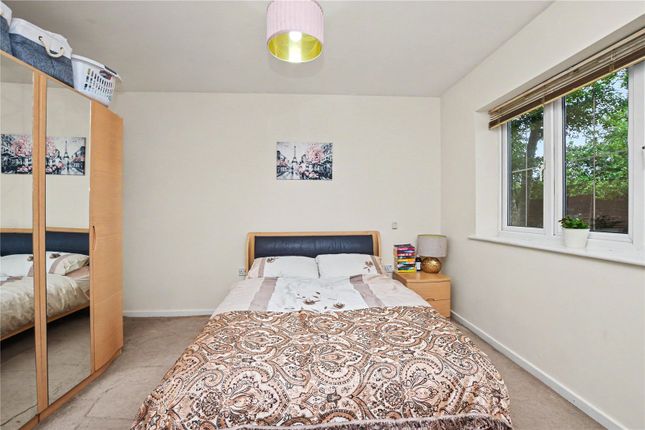 16, Windsor Court, Leeds photo 4