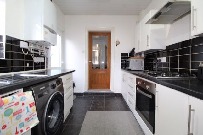 Terraced house for sale in Malvern Road, Luton