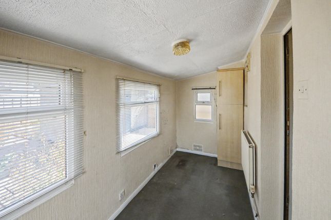 16 Arlesey Road, Hitchin photo 3
