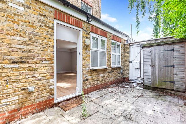 284a, Haydons Road, London photo 4
