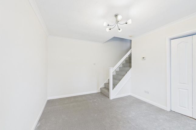 29, Batchelor Close, Aylesbury photo 4