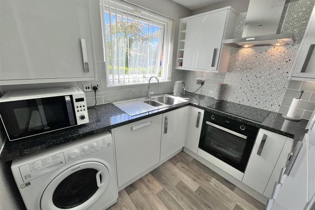 23, Nightingale Close, Wilmslow photo 3